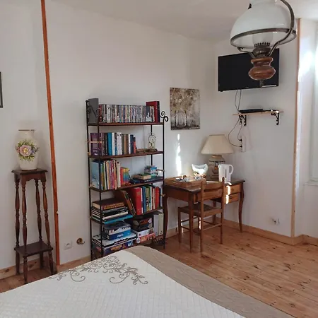 E Lu Chantauziau Homestay *